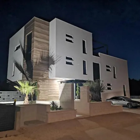 Apartment Spacious In Biograd With Sea View *
