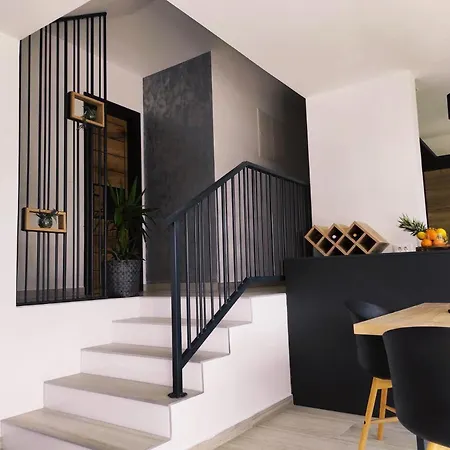 아파트 Spacious In Biograd With Sea View 비오그라드나모루