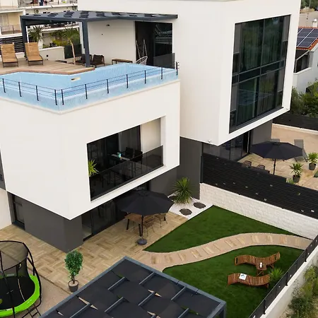 Spacious In Biograd With Sea View 아파트 *